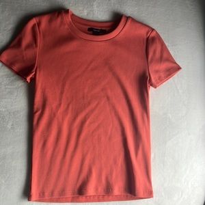 Forever 21 crop top size small in the color orange